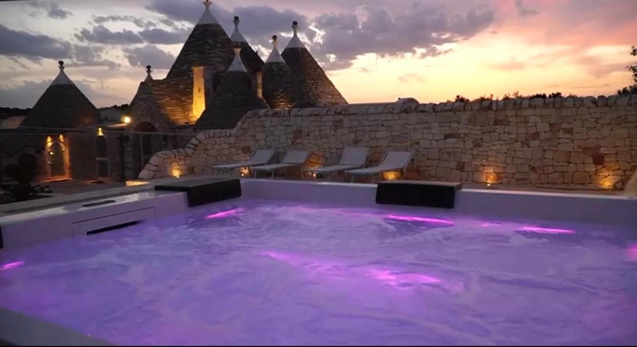 Trulli Tesoro Bed and Breakfast Cisternino Εξωτερικό φωτογραφία